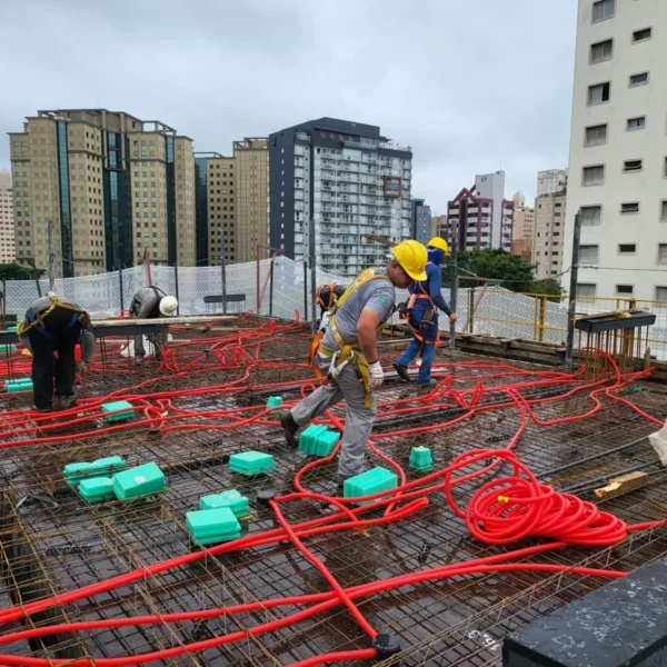 MAR/24 - EXECUÇÃO DE FORMA, ARMAÇÃO E INSTALAÇÕES DA LAJE DO 6o PAVIMENTO.